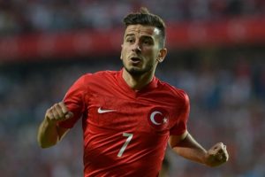 Oğuzhan'a hayran kalan İngilizler, sosyal medyadan &ouml;vg&uuml;ler yağdırdı