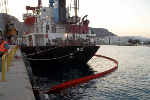 Denizi kirleten gemilere 413 bin lira ceza
