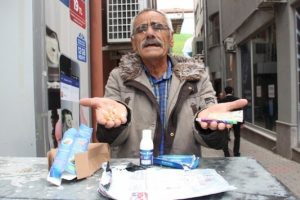 Dolandırıcılıkta son nokta! Sigara bırakma cihazı beklerken, şeker geldi!