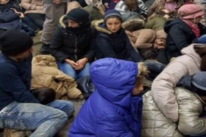 44 ka&ccedil;ak g&ouml;&ccedil;men yakalandı
