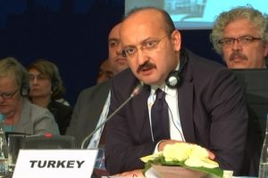 "Ter&ouml;r ve g&ouml;&ccedil;men meselesinde dayanışma sergilenmeli"