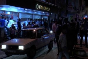 &Ccedil;ay bardağı kavgasında 4 kişi yaralandı