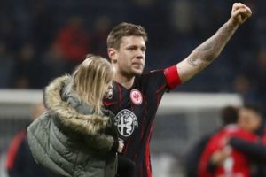 Eintracht Frankfurt lige tutundu!