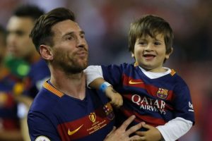 Lionel Messi kupalara doymuyor