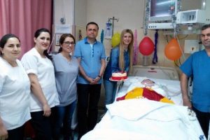 '1 yaşına kadar &ouml;l&uuml;r' dediler 13'&uuml;nc&uuml; yaş g&uuml;n&uuml;n&uuml; kutladılar