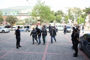 Bursa'da uyuşturucu tacirlerine şafak operasyonu!