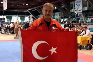 Enver Nazlı altın madalya aldı