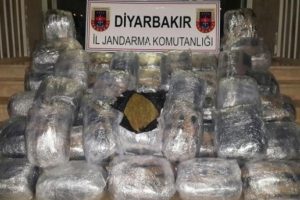 Diyarbakır'da 175 kilo esrar ele ge&ccedil;irildi