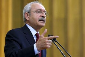 Kılı&ccedil;daroğlu: Yumurta atanlar PKK ile g&ouml;r&uuml;şenler kadar şerefsiz