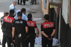 Miras kavgasında &uuml;vey ağabeyini &ouml;ld&uuml;rd&uuml;