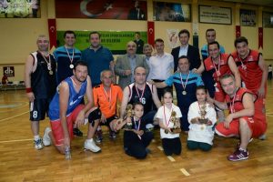 Bursa Osmangazi personeli basketbol turnuvasında buluştu