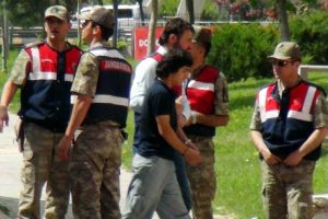 10 IŞİD militanı tutuklandı
