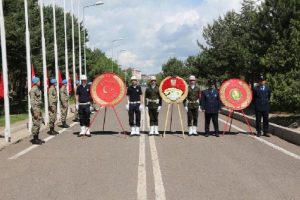Bing&ouml;l'de PKK'nın şehit ettiği 33 er Tugay Komutanlığı'nda anıldı