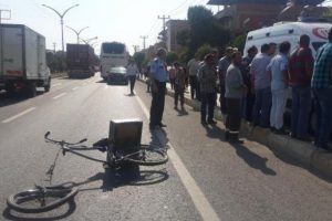 Otob&uuml;s&uuml;n &ccedil;arptığı bisikletli &ccedil;ocuk yaralandı