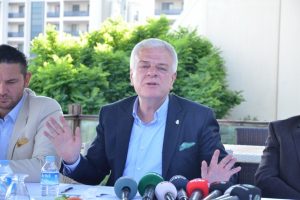 Bursaspor Başkanı Ali Ay, "Serdar Aziz'e teklif geldi"