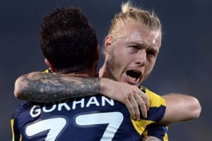Kjaer, Daniel Agger'i Fenerbah&ccedil;eli yapmaya uğraşıyor