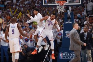 Oklahoma fırtınası Golden State'i dağıttı