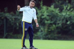 Fenerbah&ccedil;e'de Pereira oyuncularını kupa finali i&ccedil;in uyardı