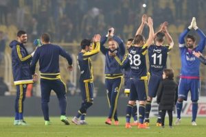 Fenerbah&ccedil;e sezonu kupayla tamamlamak istiyor