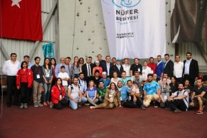 Nil&uuml;fer Belediyesi, &Uuml;niSporFest ile gen&ccedil;leri sporla buluşturuyor