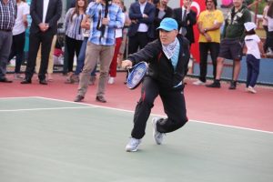 Bozbey: Gen&ccedil;leri s&ouml;zde değil &ouml;zde sahipleniyoruz