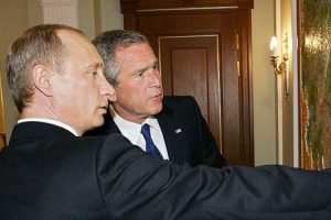 Bush'un ağzı a&ccedil;ık kaldı! Putin'in yazlığında neler oluyor?