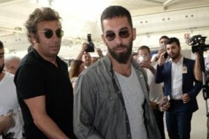 Ahmet Bulut, Arda Turan'ın yeni sezonda da Barcelona forması giyeceğini s&ouml;yledi