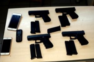 Silah ka&ccedil;ak&ccedil;ılığı operasyonunda 25 g&ouml;zaltı