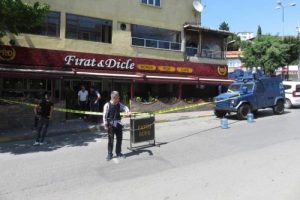 G&uuml;peg&uuml;nd&uuml;z b&ouml;rek&ccedil;iyi kurşunladılar: 3 yaralı