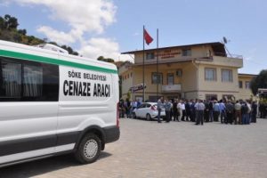 Vasiyeti &uuml;zerine cenazesi cami yerine cem evinden kaldırıldı