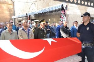 Kendini vuran vali yardımcısı son yolculuğuna uğurlandı