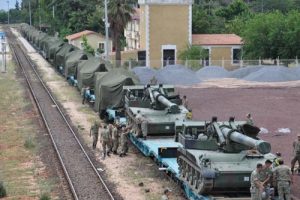 Mehmet&ccedil;ikten Suriye sınırındaki İslahiye'ye b&uuml;y&uuml;k sevkiyat