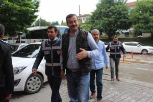 Sakarya'da FET&Ouml;/PDY operasyonu ş&uuml;phelisi işadamları sağlık kontrol&uuml;nden ge&ccedil;ti