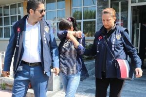 5 yıl &ouml;nce terk edilen bebeğin annesi ve anneannesi tutuklandı