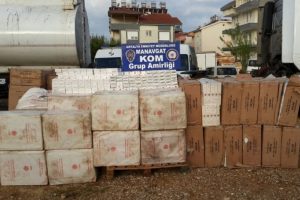 Asfalt zift tankerinde 79 bin paket ka&ccedil;ak sigara