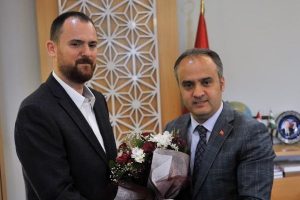 İneg&ouml;lspor y&ouml;netimi yerel y&ouml;neticilerden destek istedi