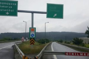 Bolu Dağı T&uuml;neli'nde bakım i&ccedil;in Ankara y&ouml;n&uuml; trafiğe kapatıldı