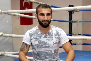 &Ccedil;atlak ayakla Avrupa Şampiyonası'nı hak etti