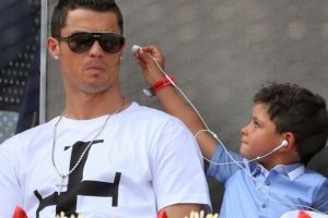 Cristiano Ronaldo'ya evlat darbesi!