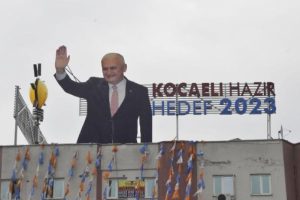 Başbakan fotoğrafları değişti, poz aynı kaldı