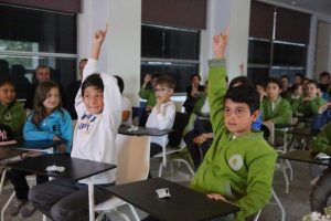 Bursa Nil&uuml;fer'de Başkan Bozbey k&uuml;&ccedil;&uuml;k &ouml;ğrencilerle buluştu