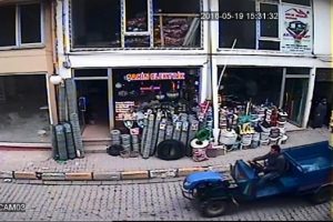 Sosyal medya &uuml;zerinden aradığı patpatına kavuştu