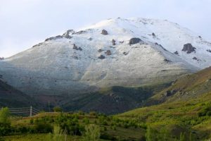 Erzincan'a mayıs ayında kar yağdı
