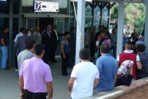 Eski eşi ve kayınvalidesine kurşun yağdırdı: 1 &ouml;l&uuml;, 1 yaralı