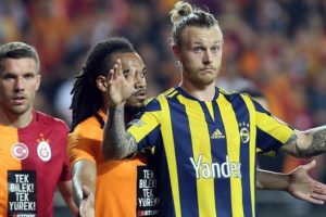 Jason Denayer, galibiyeti ve kupayı taraftarlara armağan ettiğini vurguladı