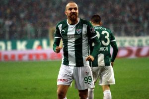 Sercan Yıldırım'ın Bursaspor'da kalması bekleniyor