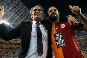 Riekerink, geleceğiyle ilgili kararın y&ouml;netime ait olduğunu belirtti