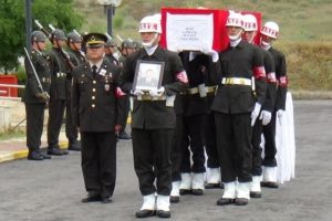 Şehit uzman &ccedil;avuş memleketine uğurlandı