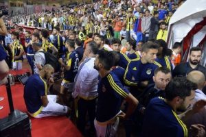 Akar'dan 'Uyu, YAT, uyu' cevabı