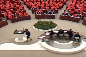 CHP'li B&uuml;lent Tezcan: Ret oyu vereceğiz